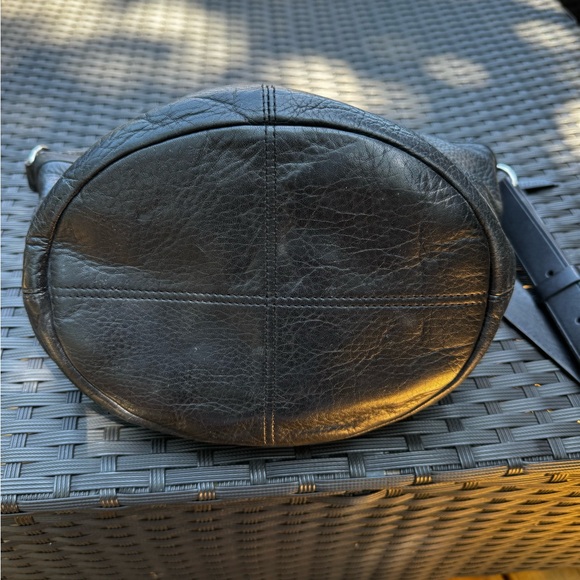 ALLSAINTS BLACK FETCH LEATHER CROSSBODY BAG - Picture 4 of 11